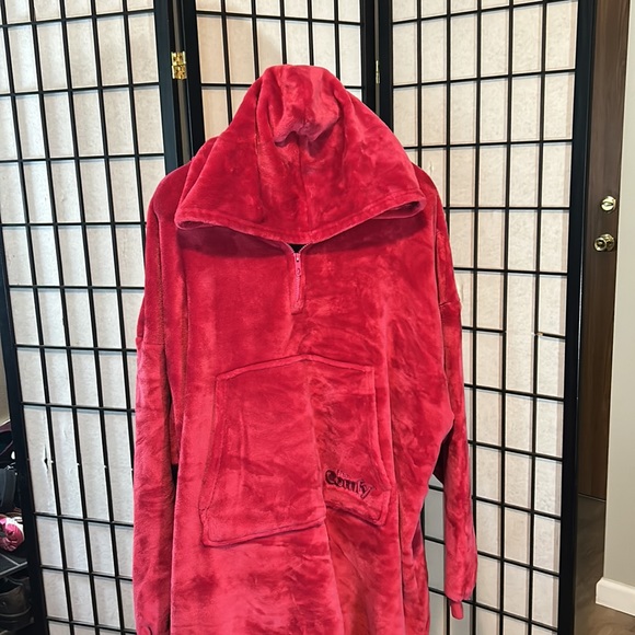 The “Comfy” Pullover Hooded Fleece. One size, Bright Hot Red/Pink - Picture 4 of 8
